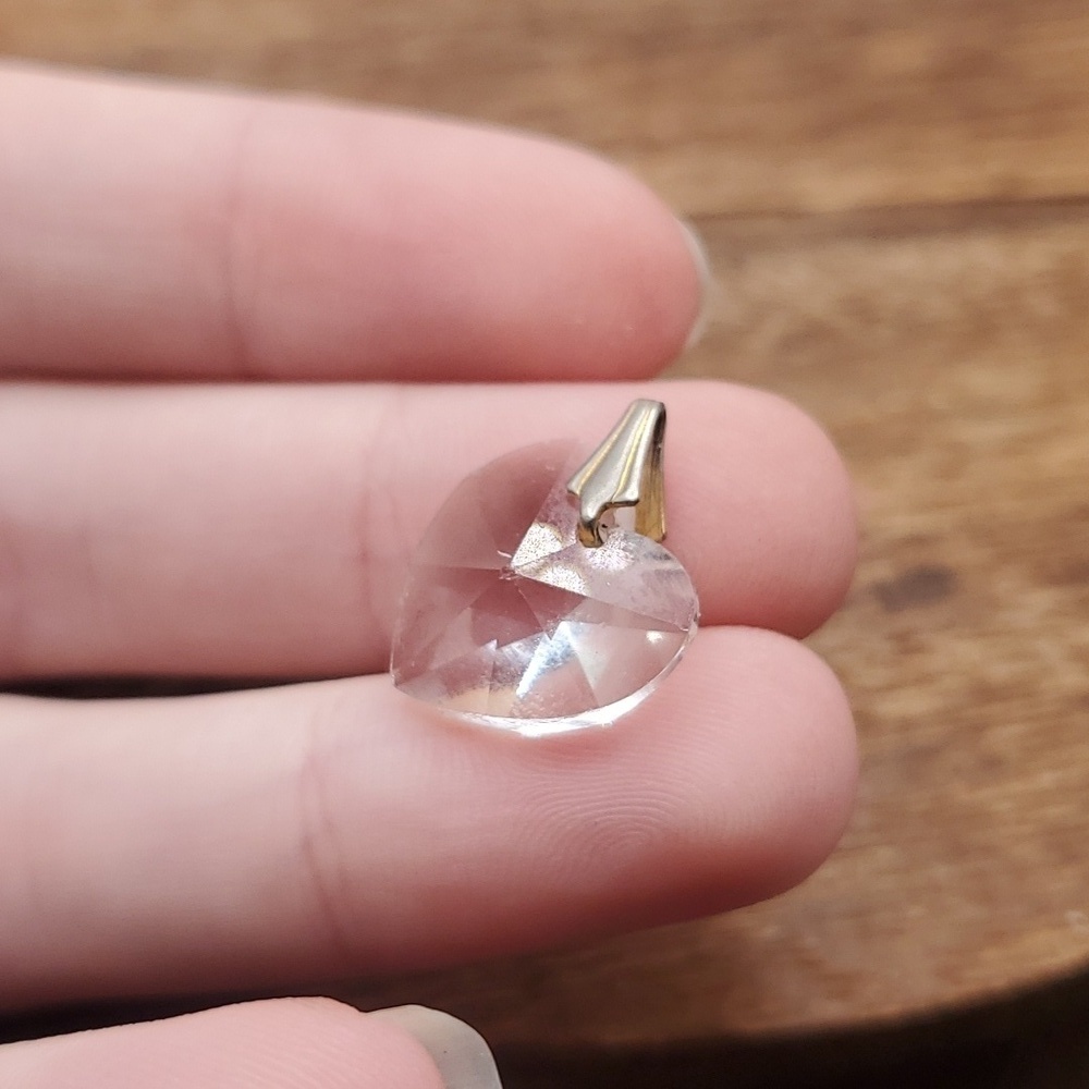 Crystal clear faceted heart eye-catching drop pendant